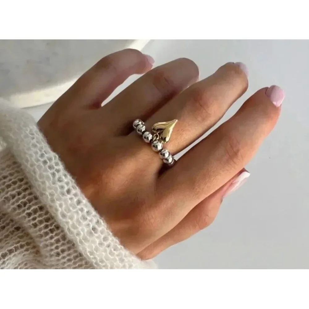 Vintage heart pendant elastic ring
